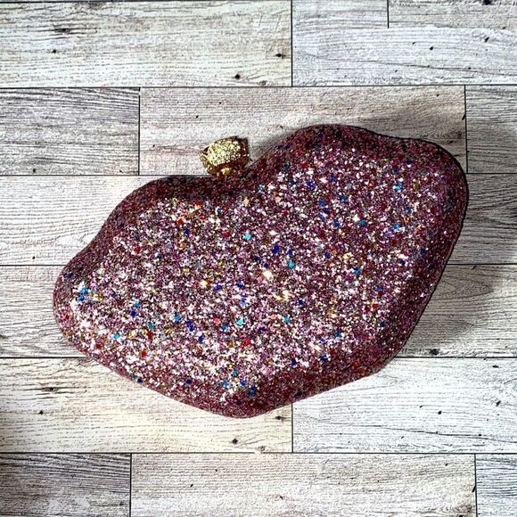 D’ Margeaux NY, Sequin Embellished Lip Silhouette Clutch - Picture 5 of 12